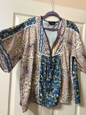 Chic Me Women's Blue Floral Patchwork Peasant Top with front zipper XL